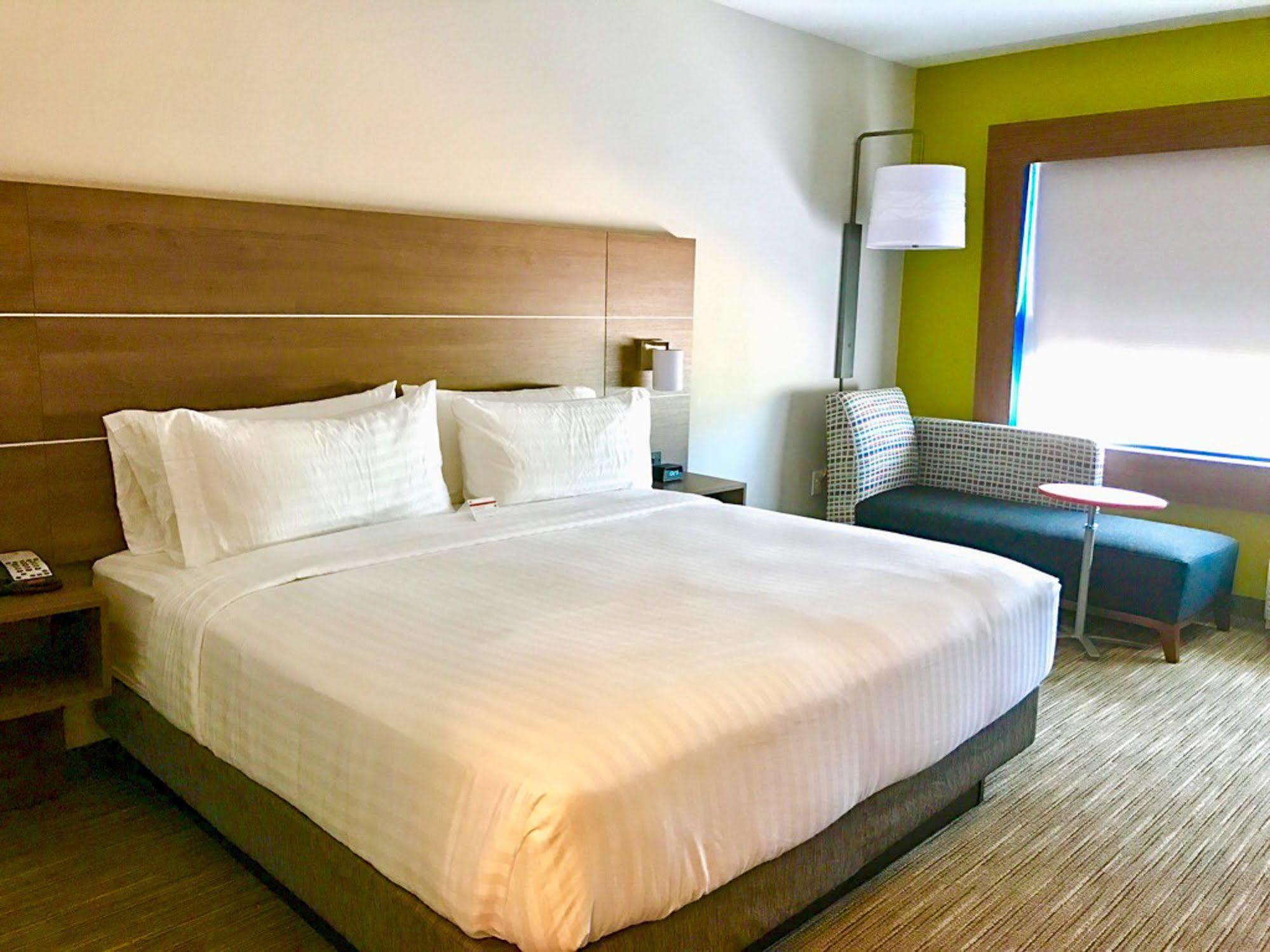 Holiday Inn Express & Suites - Charlotte Ne - University Area By Ihg Exterior foto