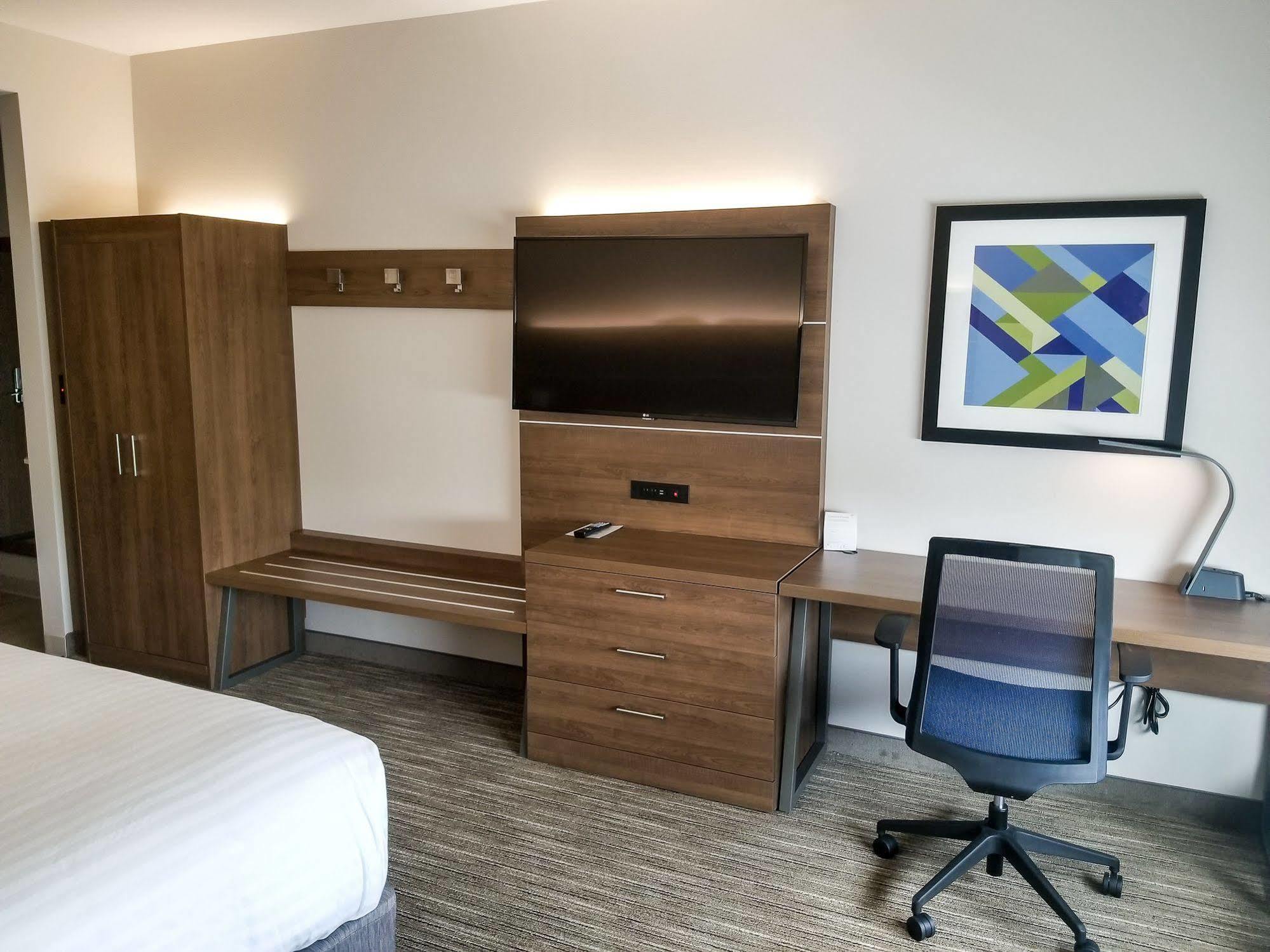 Holiday Inn Express & Suites - Charlotte Ne - University Area By Ihg Exterior foto