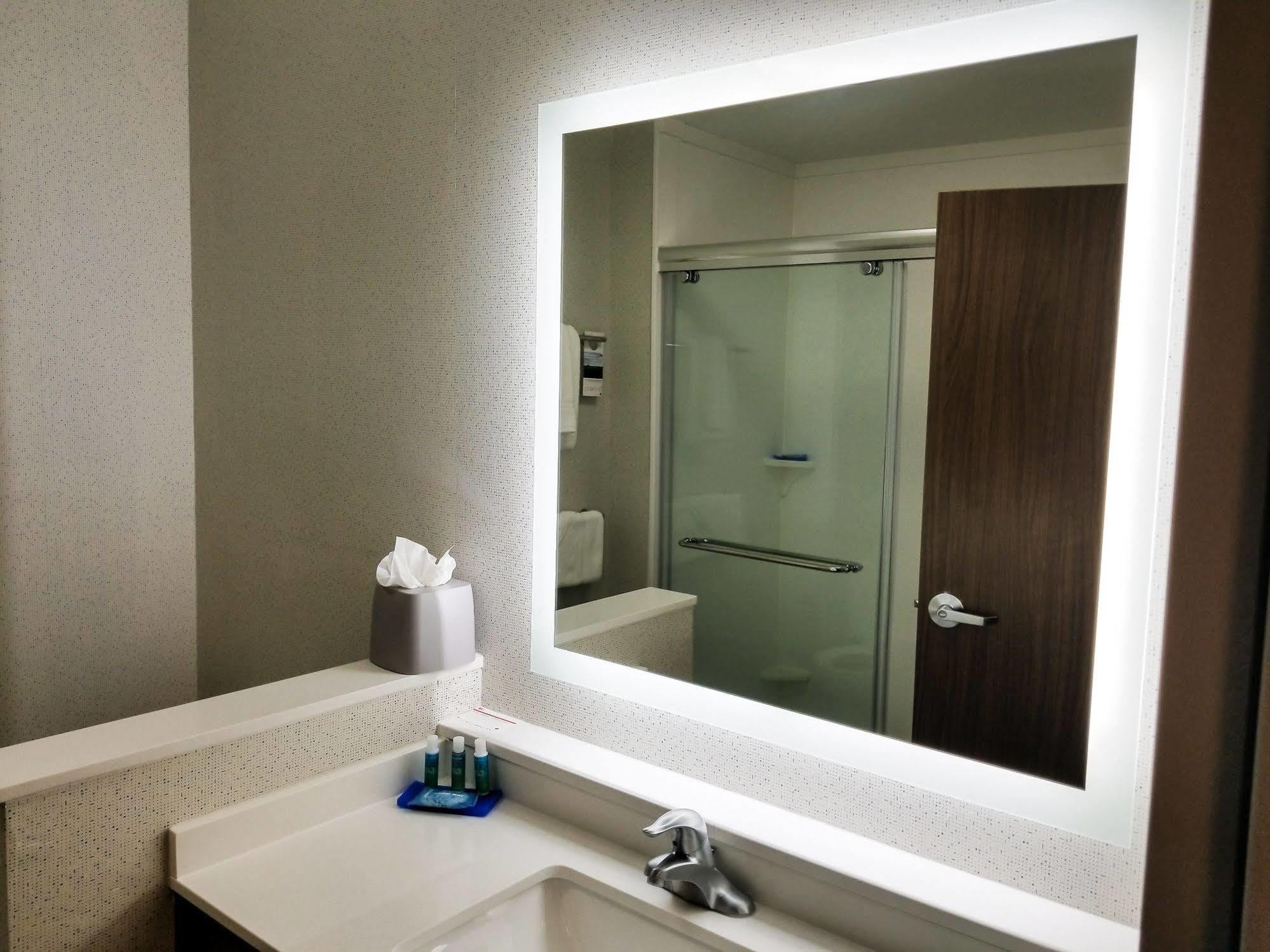 Holiday Inn Express & Suites - Charlotte Ne - University Area By Ihg Exterior foto