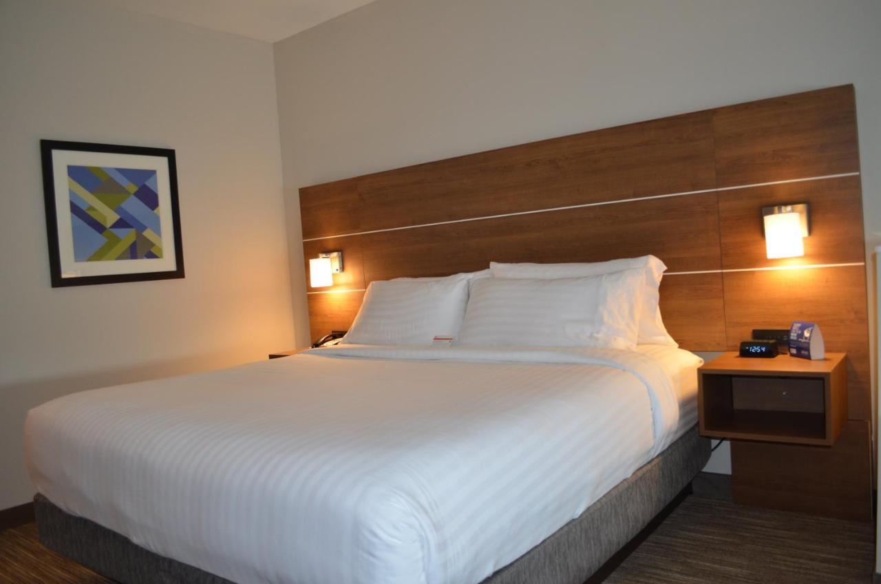 Holiday Inn Express & Suites - Charlotte Ne - University Area, An Ihg Hotel Exterior foto