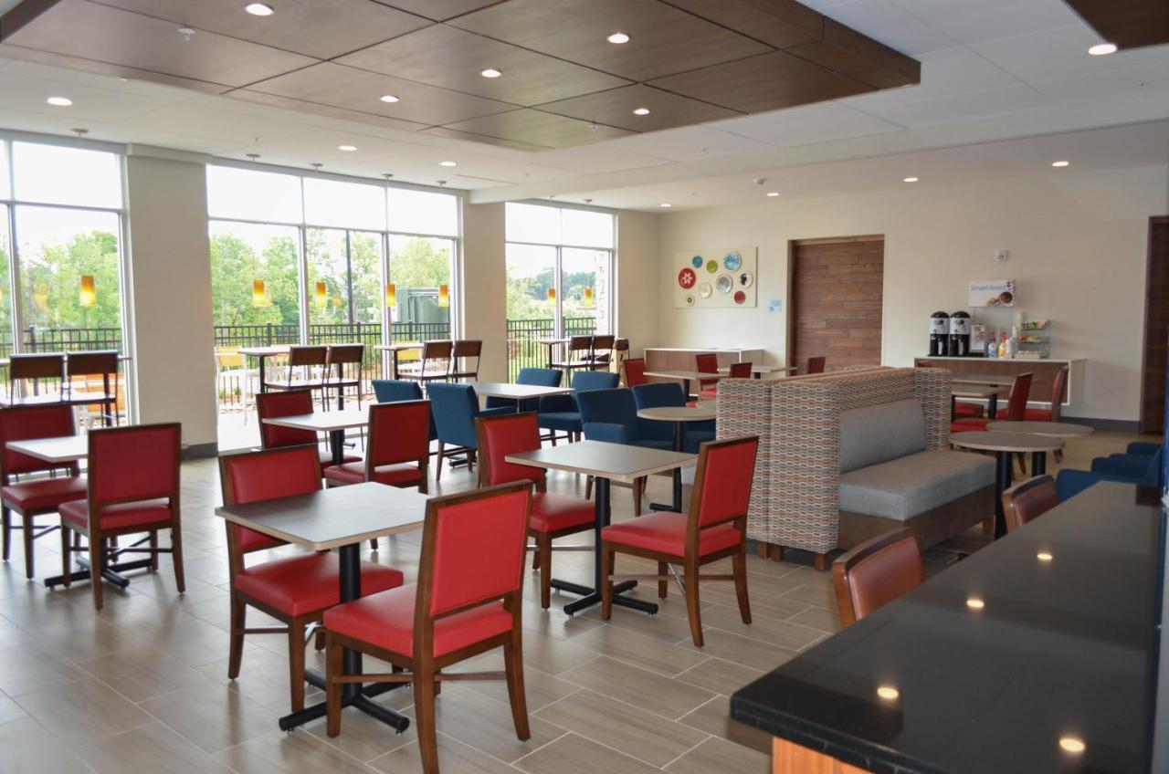 Holiday Inn Express & Suites - Charlotte Ne - University Area By Ihg Exterior foto